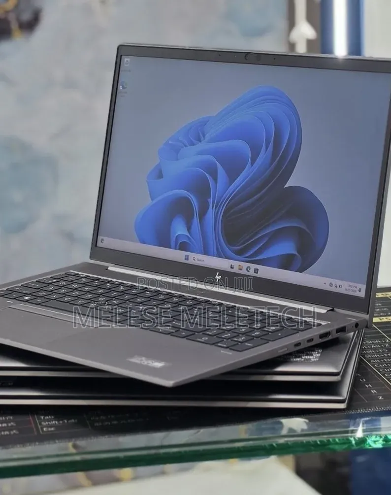 New Laptop HP ZBook 15 16GB Intel Core i5 SSD 512GB