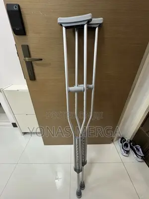 Bilateral Crutches嵬冢injured Leg Crutches賤豚 Durability
110kg Capacity