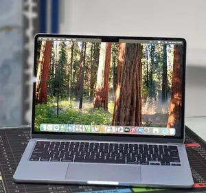New Laptop Apple MacBook Air 2025 M4 16GB Apple M4 SSD 512GB