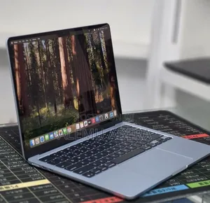 New Laptop Apple MacBook Air 2025 M4 16GB Apple M4 SSD 512GB