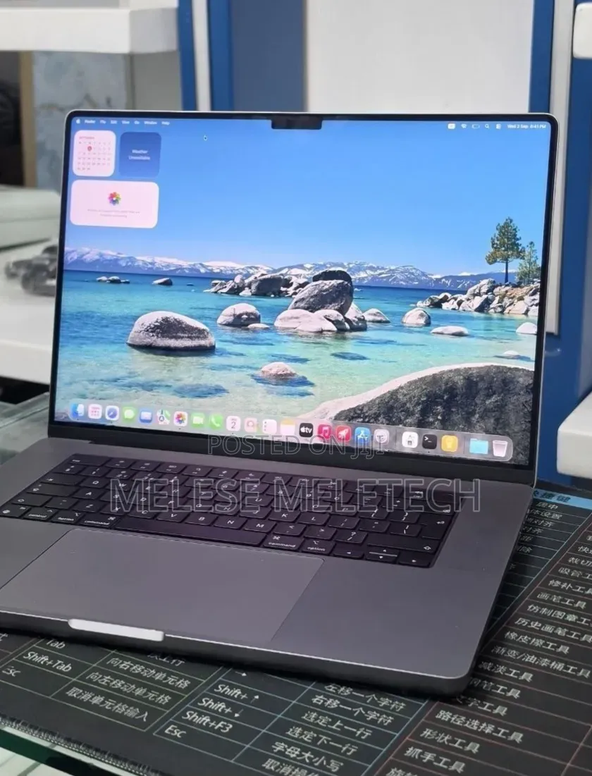 New Laptop Apple MacBook Pro 2021 M1 32GB Apple M1 Pro SSD 512GB