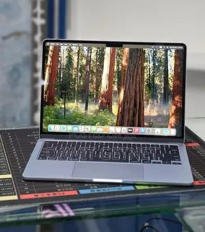 New Laptop Apple MacBook Air 2025 M4 16GB Apple M4 SSD 512GB