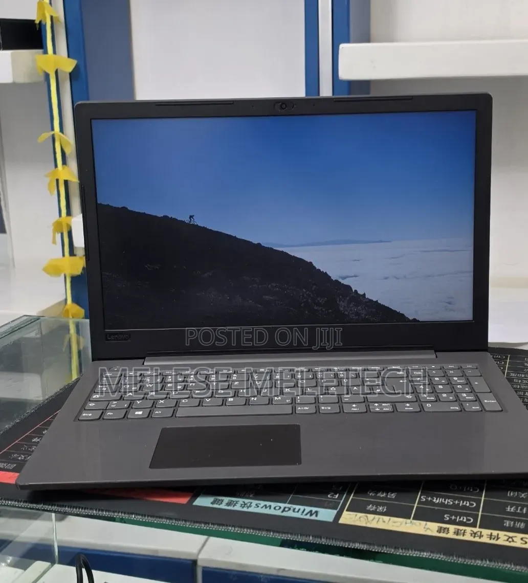 Laptop Lenovo IdeaPad 1 8GB Intel Core i3 HDD 1T