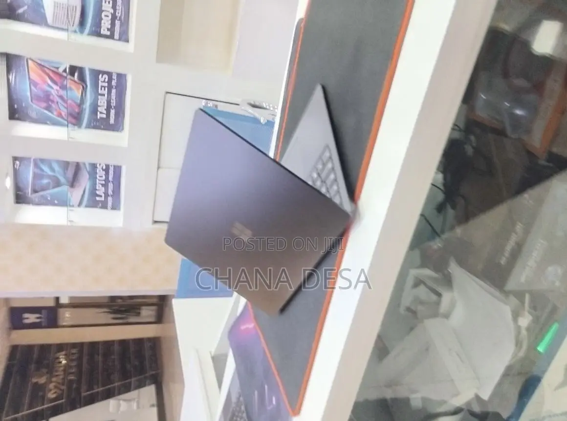 New Laptop Microsoft Surface Laptop 5 16GB Intel Core i7 SSD 256GB