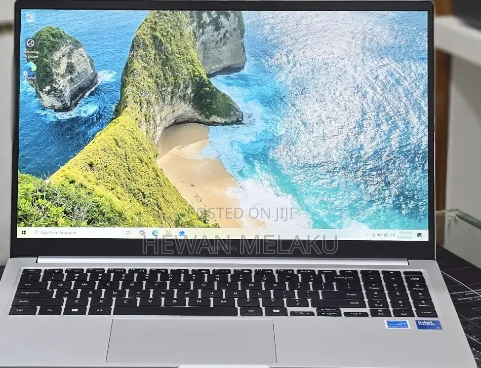 New Laptop Samsung Galaxy Book4 16GB Intel Core 7 SSD 512GB