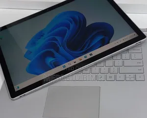 New Laptop Microsoft Surface Book 2 16GB Intel Core i7 SSD 512GB