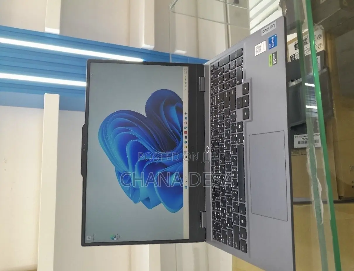 New Laptop Lenovo 12GB Intel Core i5 SSD 512GB