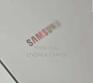 New Laptop Samsung Galaxy Book4 16GB Intel Core 7 SSD 512GB