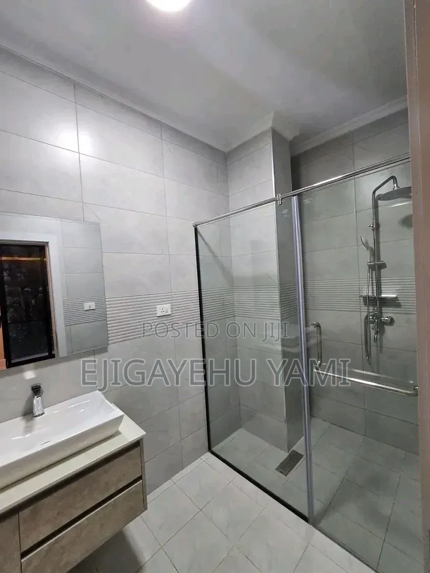 Furnished 5bdrm Duplex in G+2 Terrace, Bole for sale