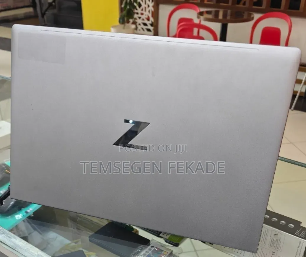 New Laptop HP ZBook Firefly G8 16GB Intel Core i7 SSD 512GB