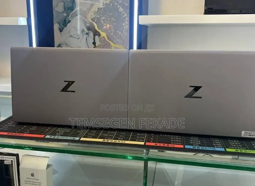 New Laptop HP ZBook Firefly G8 16GB Intel Core i7 SSD 512GB