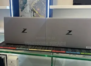 New Laptop HP ZBook Firefly G8 16GB Intel Core i7 SSD 512GB