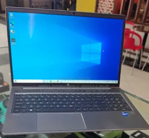 New Laptop HP ZBook Firefly G8 16GB Intel Core i7 SSD 512GB