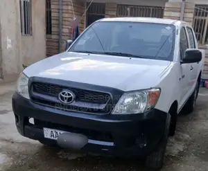 Toyota Hilux 2006 White