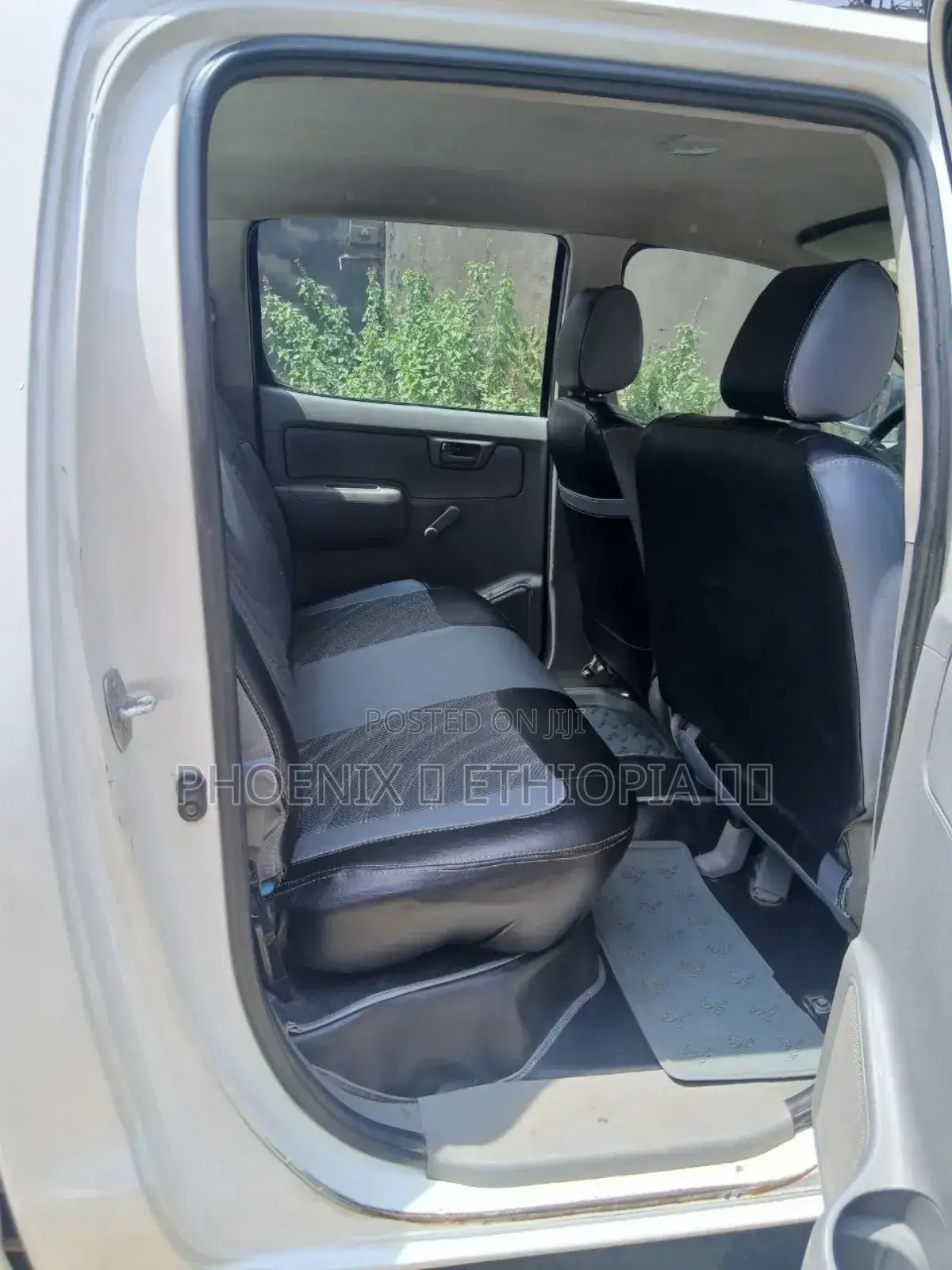 Toyota Hilux 2006 White