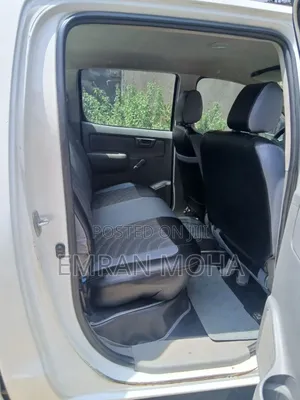 Toyota Hilux 2006 White