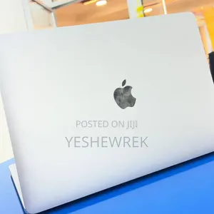 New Laptop Apple MacBook Pro 2019 8GB Intel Core i7 SSD 256GB
