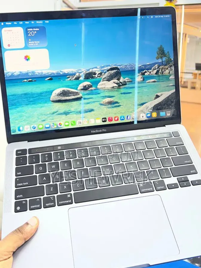 New Laptop Apple MacBook Pro 2019 8GB Intel Core i7 SSD 256GB