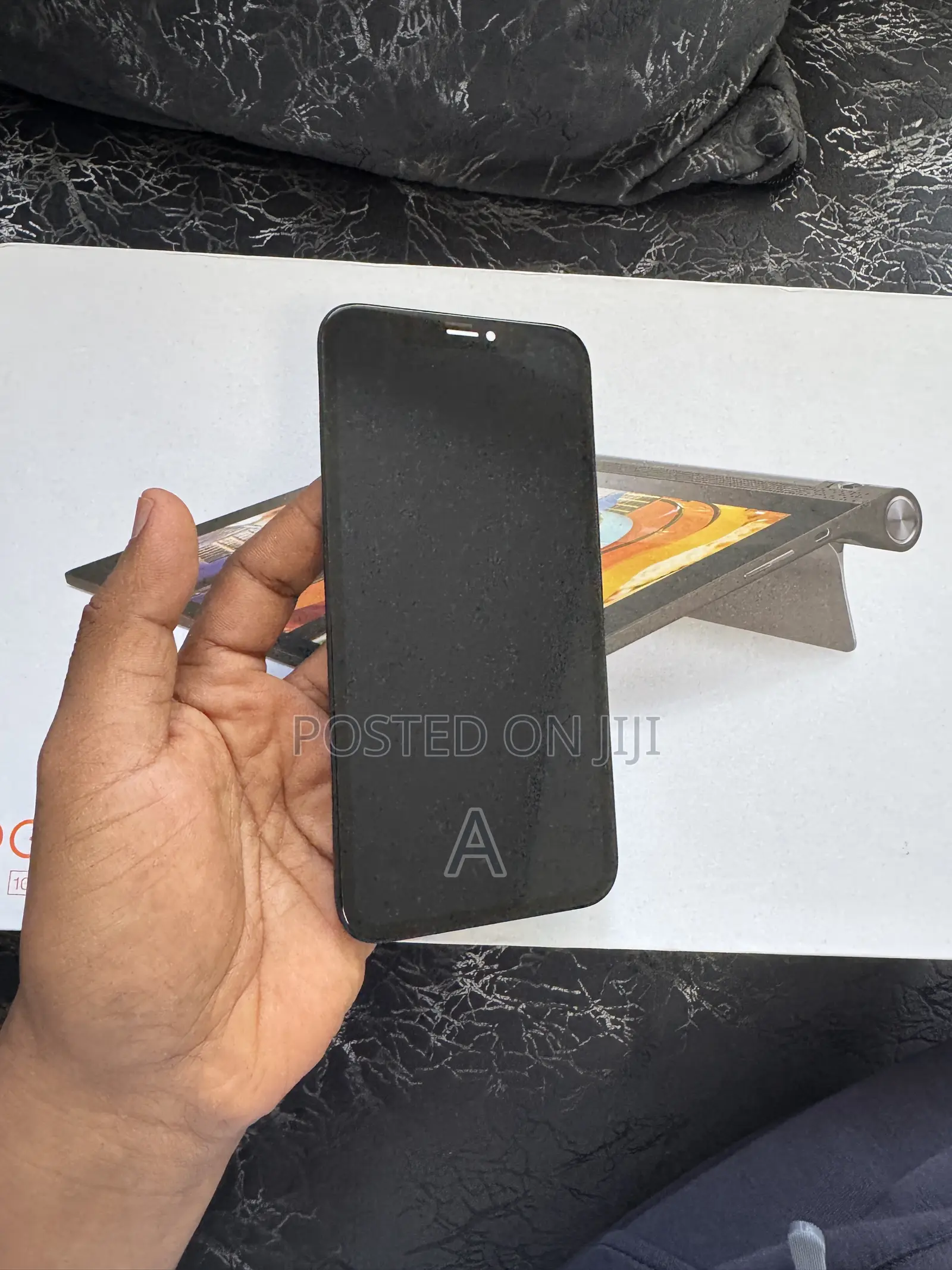 iPhone XR Original Cloud Screen