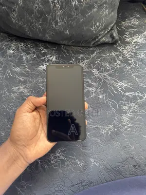 iPhone XR Original Cloud Screen