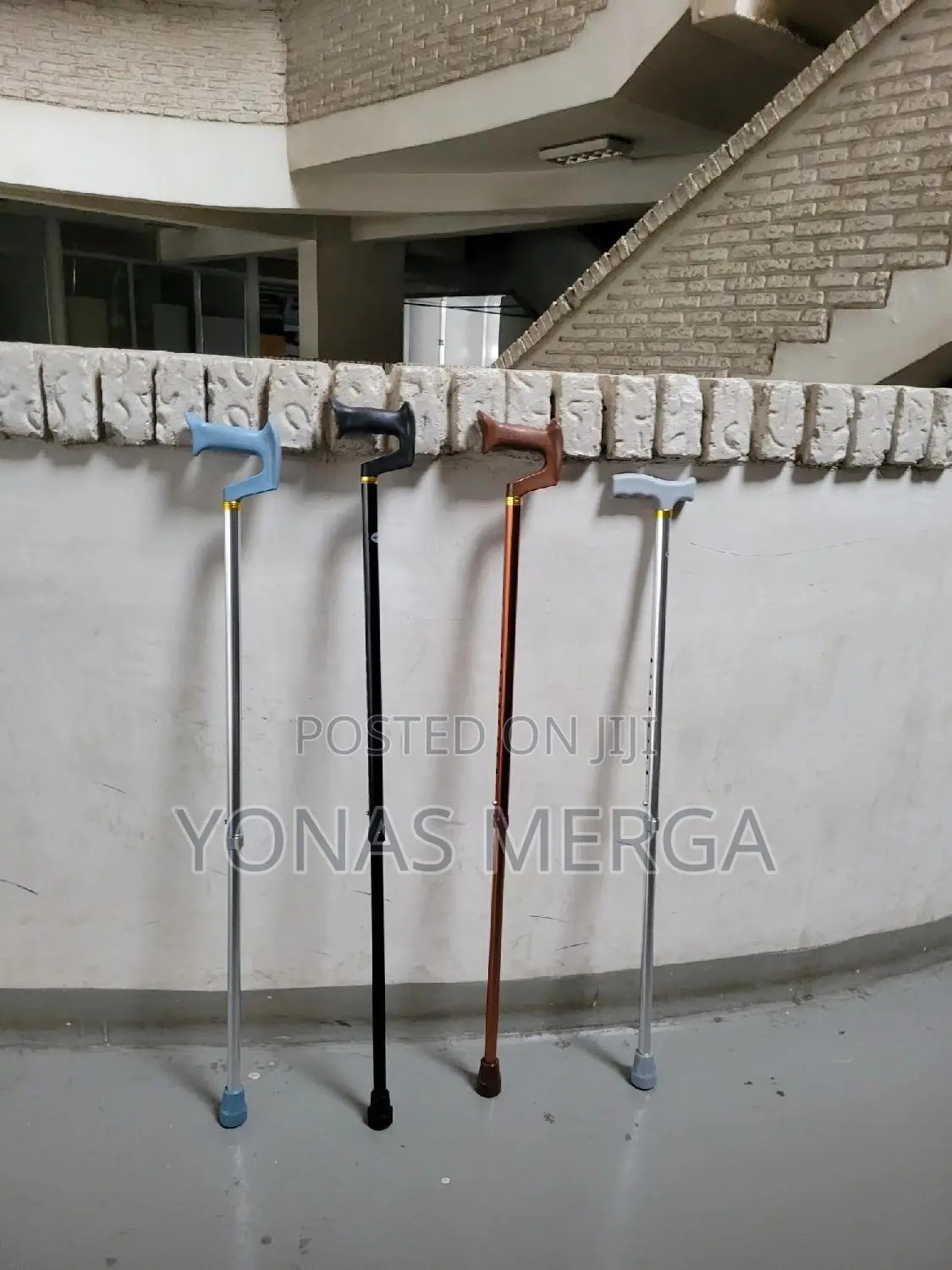 Walking Stick畑罌cane for oldies亦见Footrest Platform: Fitted With a Solid