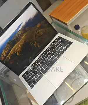 New Laptop Apple MacBook Air 2019 8GB Intel Core i5 SSD 256GB