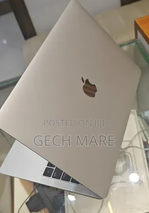 New Laptop Apple MacBook Air 2019 8GB Intel Core i5 SSD 256GB