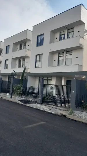5bdrm House in Phison Realestate, Bole for sale