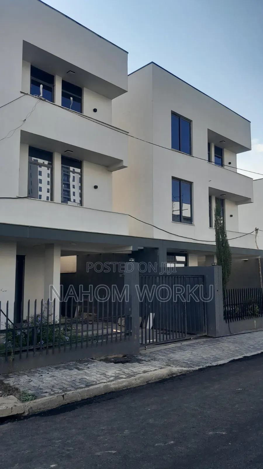 5bdrm House in Phison Realestate, Bole for sale