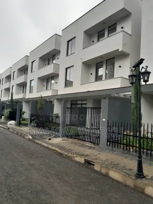 5bdrm House in Phison Realestate, Bole for sale