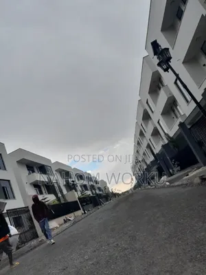 5bdrm House in Phison Realestate, Bole for sale