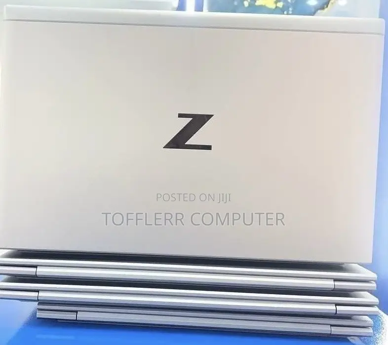 New Laptop HP ZBook Firefly 14 G10 16GB Intel Core i7 SSD 512GB
