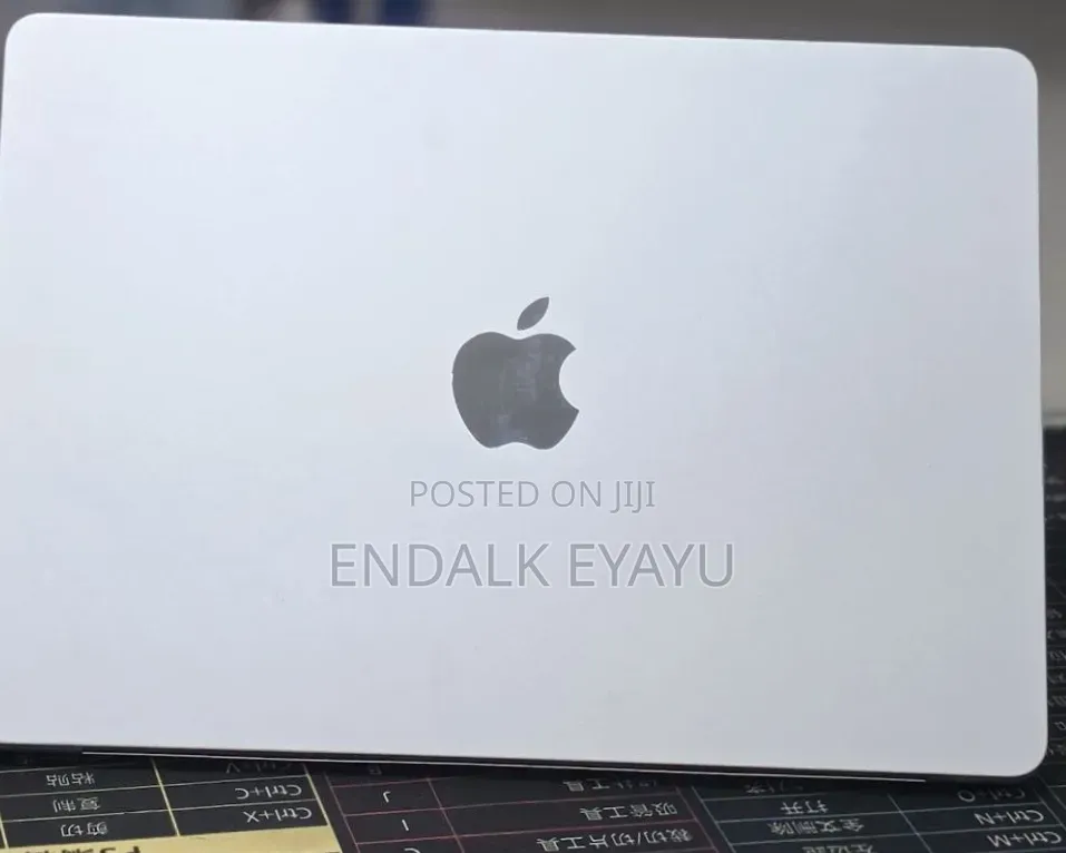 New Laptop Apple MacBook Air 2025 M4 16GB Apple M4 SSD 512GB
