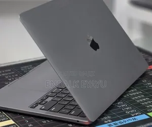 New Laptop Apple MacBook Pro 2020 M1 16GB Apple M1 Pro SSD 256GB