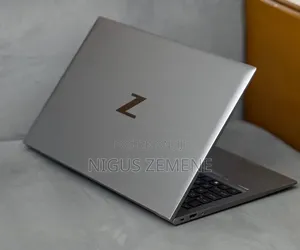 New Laptop HP ZBook Firefly G8 16GB Intel Core i7 SSD 512GB