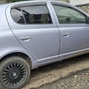 Toyota Vitz 2004 Purple