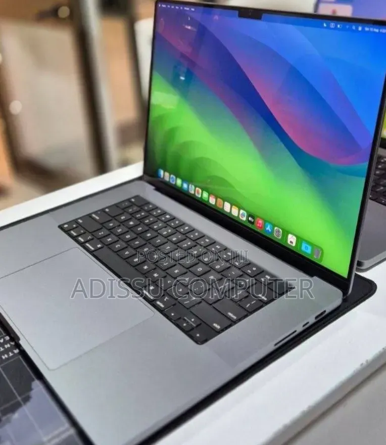 New Laptop Apple MacBook Pro 2021 M1 Max 32GB Apple M1 Max SSD 512GB