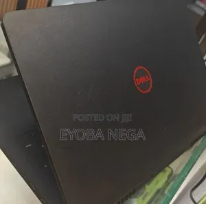 Laptop Dell Inspiron 16 5620 8GB Intel Core i7 HDD+SSD 750GB