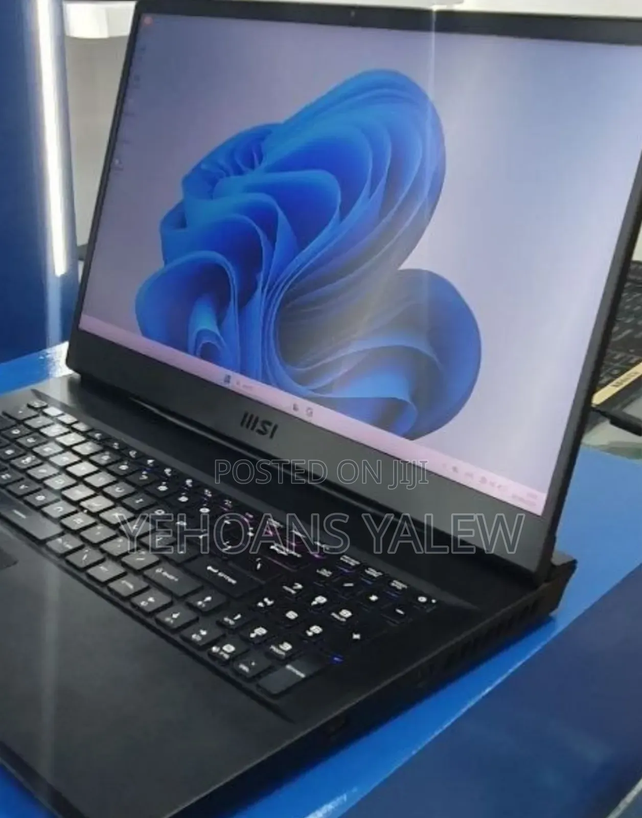 New Laptop MSI GP75 Leopard 16GB Intel Core i7 SSD 512GB