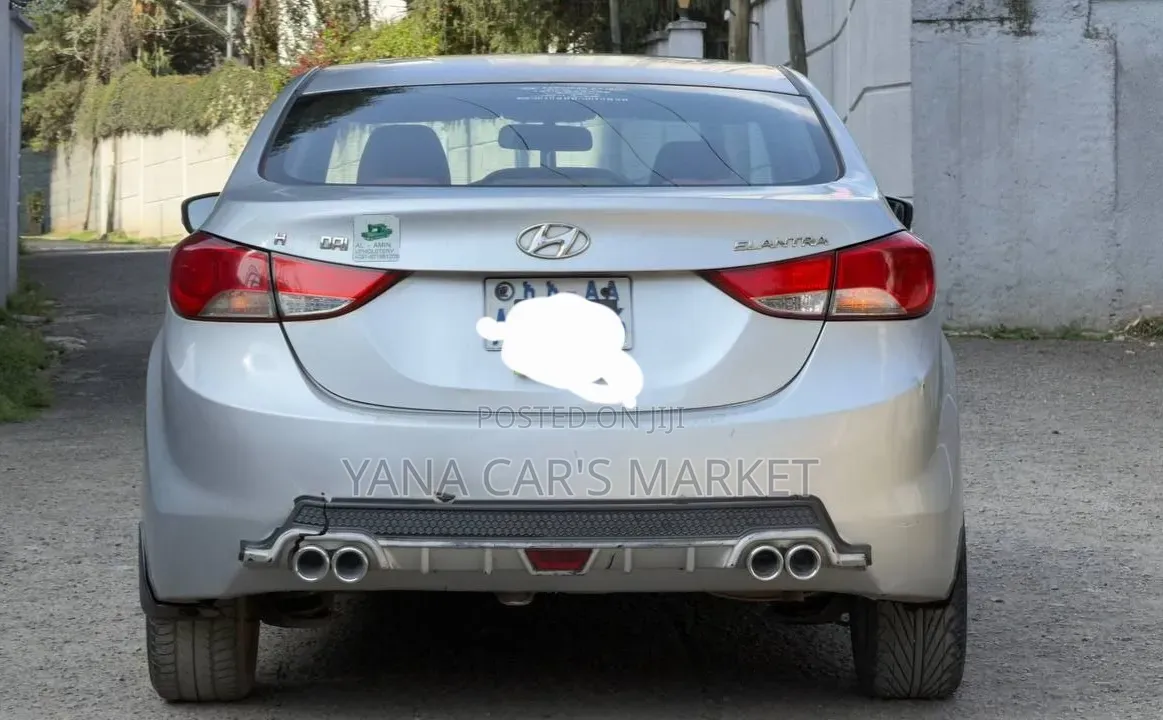 Hyundai Elantra 2013
