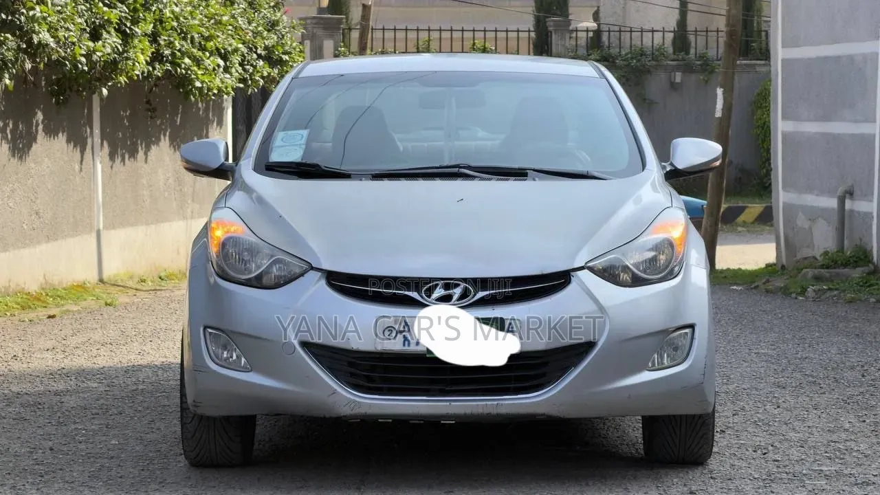 Hyundai Elantra 2013
