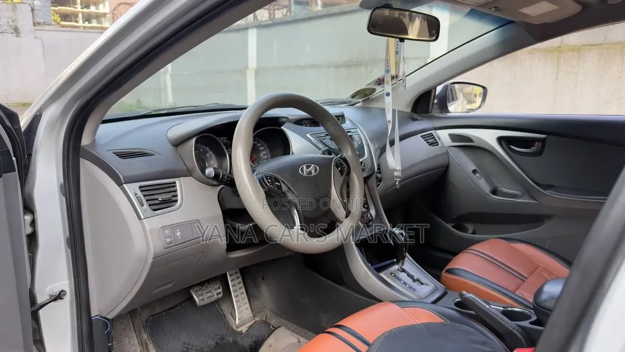 Hyundai Elantra 2013