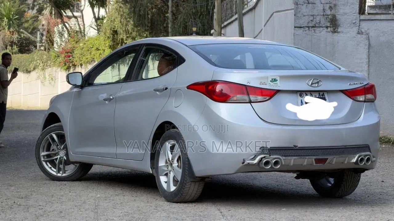 Hyundai Elantra 2013