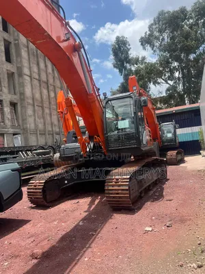 የባንክ አማራጭ አለ 40% ካሽ / 60% ባንክrefurbished – Hitachi 350h-5g