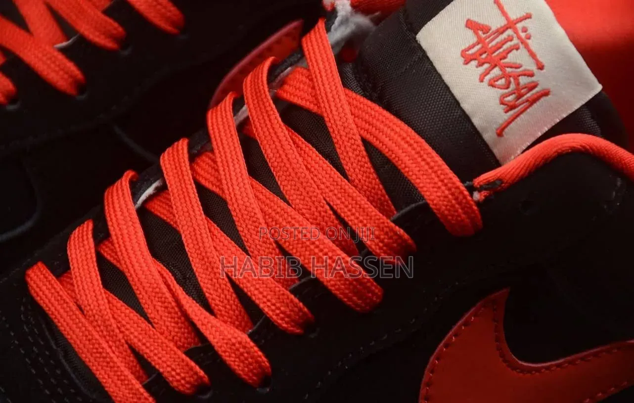  Nike AirForce 1 Low ‘’Bred Style’
 O
