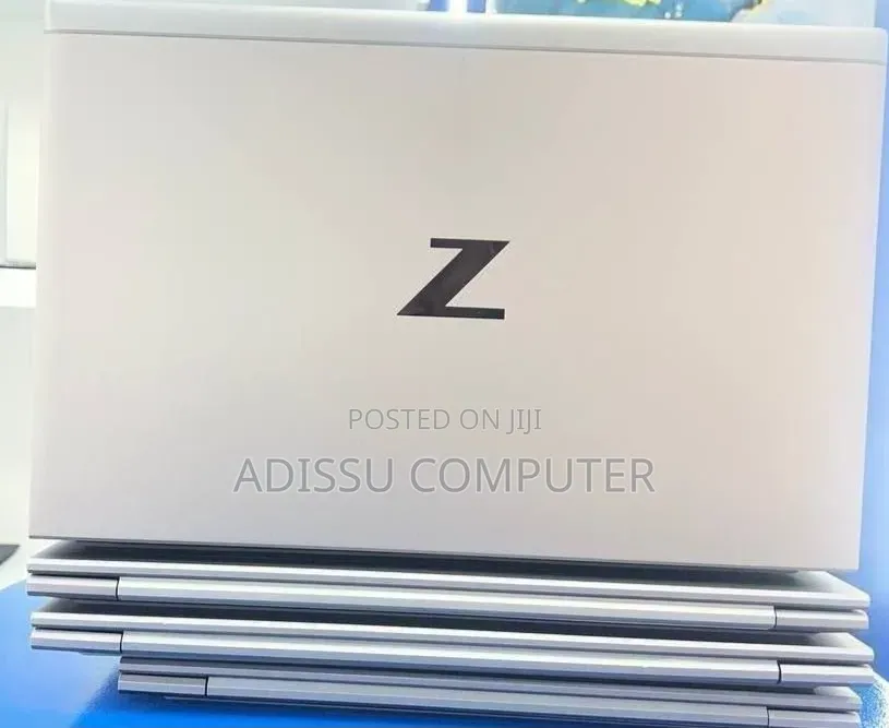 New Laptop HP ZBook Firefly G8 16GB Intel Core i7 SSD 512GB