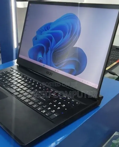 New Laptop MSI GP75 Leopard 16GB Intel Core i7 SSD 640GB