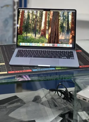New Laptop Apple MacBook Air 2025 M4 16GB Apple M4 SSD 512GB