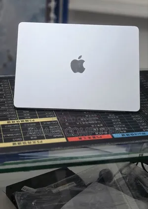 New Laptop Apple MacBook Air 2025 M4 16GB Apple M4 SSD 512GB