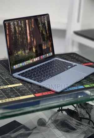 New Laptop Apple MacBook Air 2025 M4 16GB Apple M4 SSD 512GB